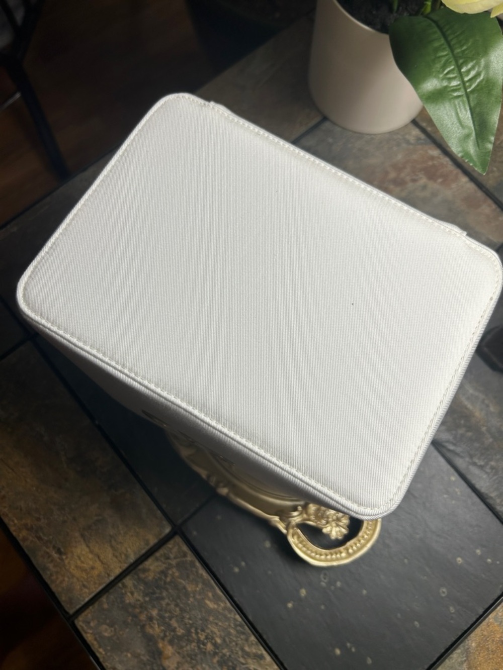 DIOR Cream Vanity Case with Gold Emblem - NEW - Picture 6 of 9